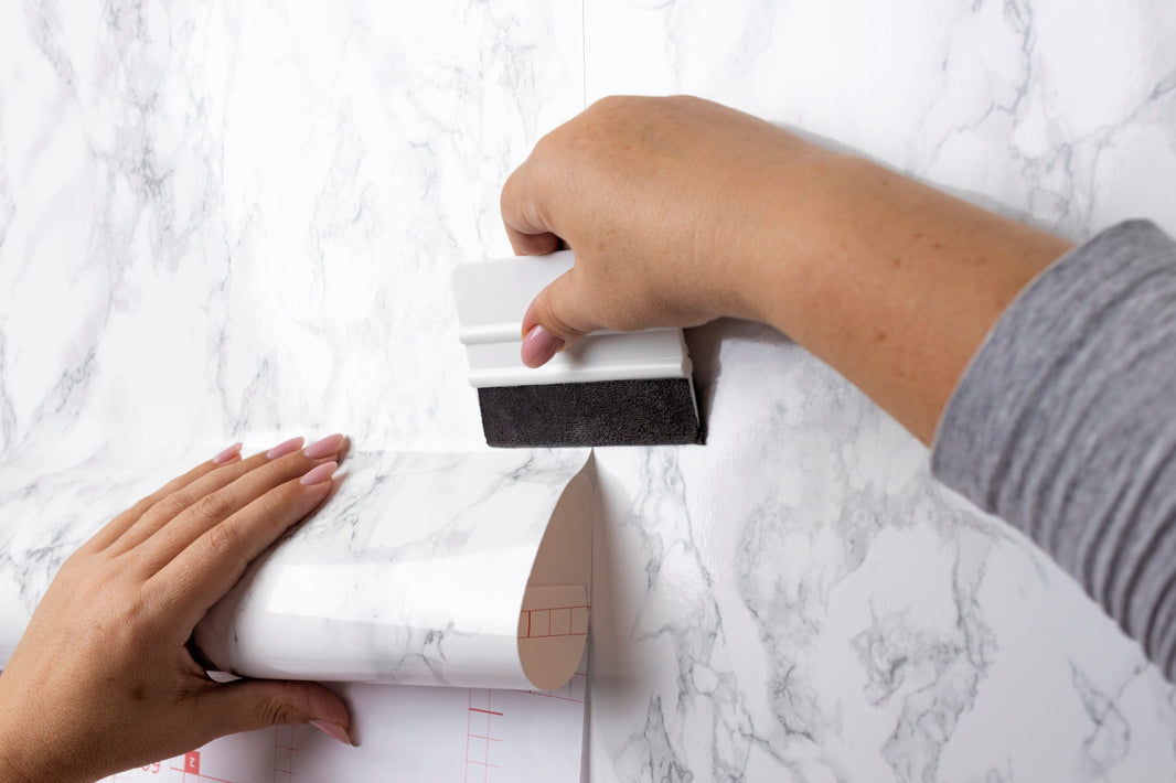 Transforme Sua Casa com DIY: Como Aplicar Papel de Parede Autocolante ADcorista com Facilidade